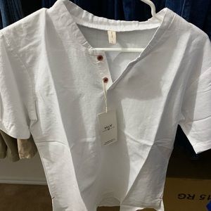 Men’s white t shirt